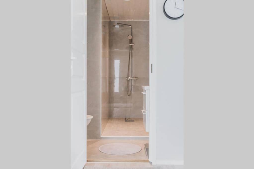 Beautiful New Studio Apartment Nearby The Center Turku Luaran gambar